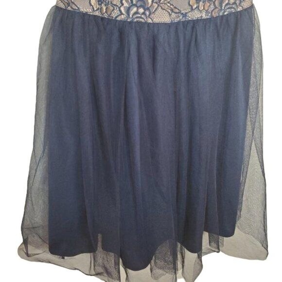 FOREVER 21 | Floral embroidery w/Tulle Skirt Dress - Picture 4 of 10